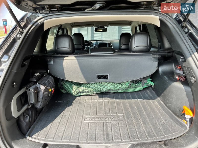 Внедорожник / Кроссовер Jeep Cherokee 2016 в Киеве фото 39 Внедорожник / Кроссовер Jeep Cherokee 2016 в Киеве