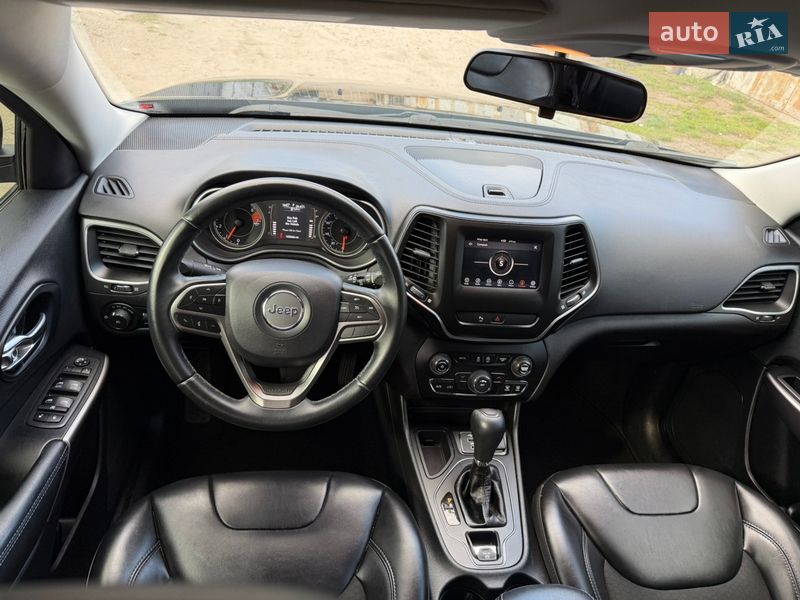 Внедорожник / Кроссовер Jeep Cherokee 2019 в Киеве