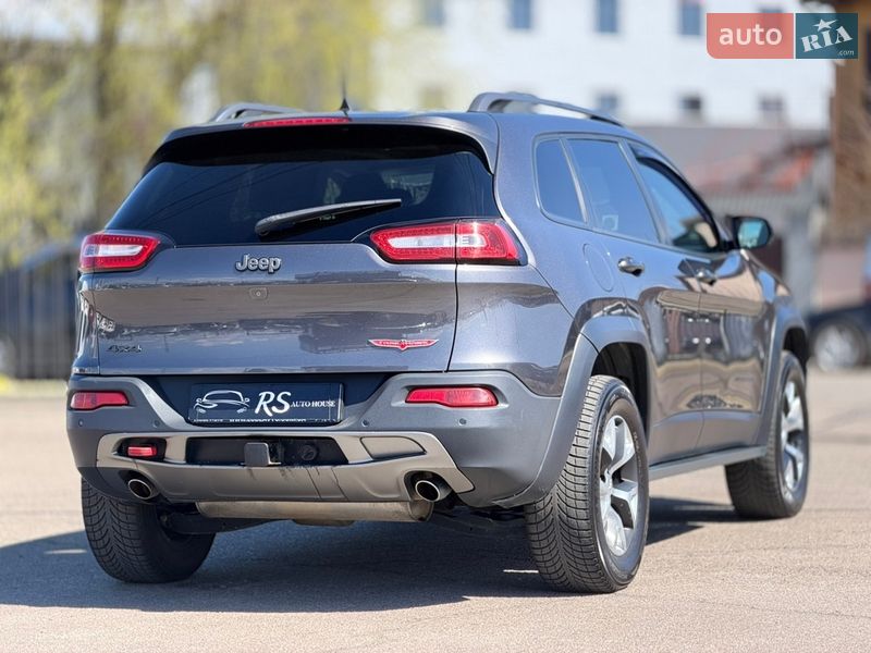 Внедорожник / Кроссовер Jeep Cherokee 2017 в Киеве