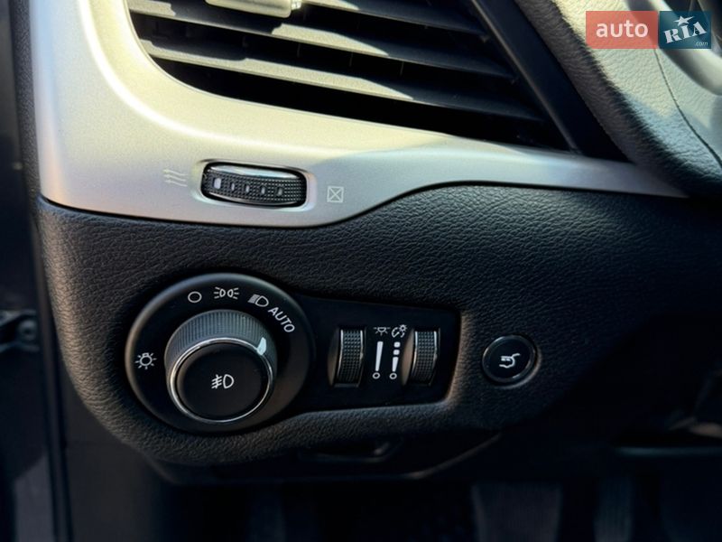 Внедорожник / Кроссовер Jeep Cherokee 2017 в Киеве