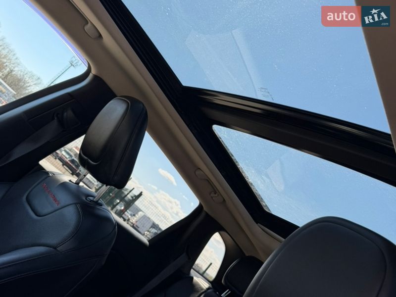 Внедорожник / Кроссовер Jeep Cherokee 2017 в Киеве