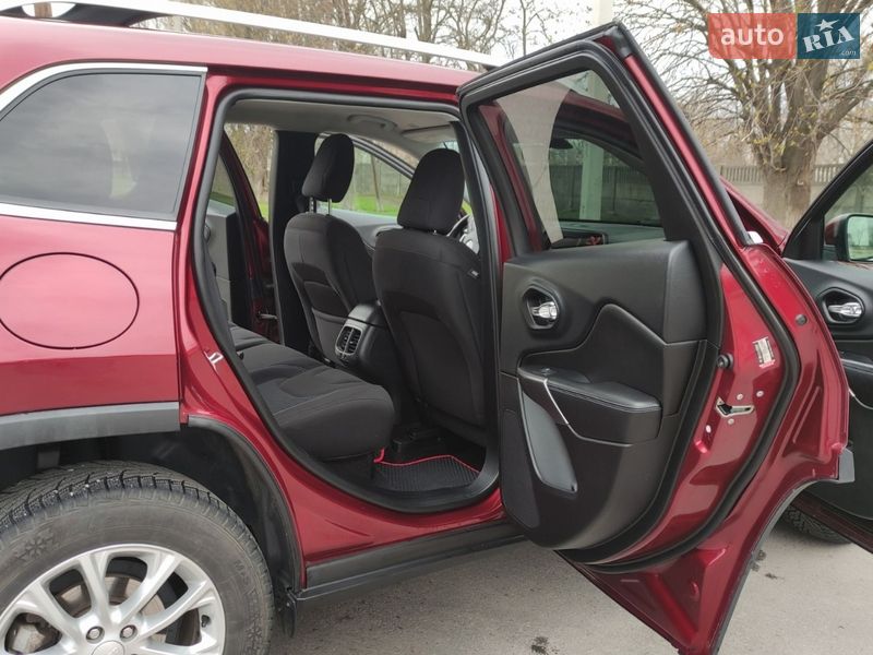 Внедорожник / Кроссовер Jeep Cherokee 2018 в Кременчуге фото 11 Внедорожник / Кроссовер Jeep Cherokee 2018 в Кременчуге