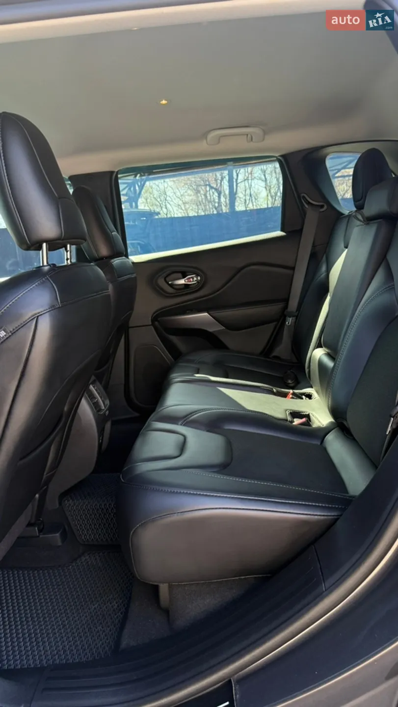 2020 Jeep Cherokee - мініатюра 8