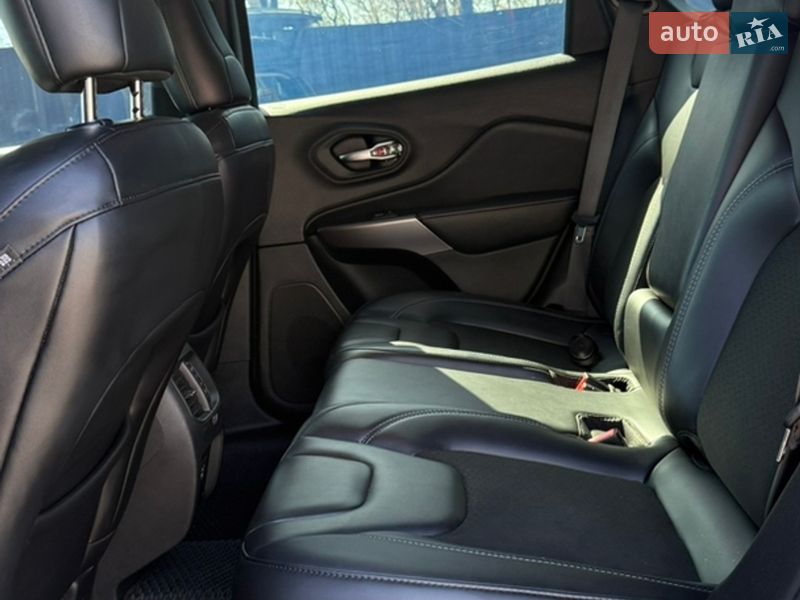 Позашляховик / Кросовер Jeep Cherokee 2020 в Києві