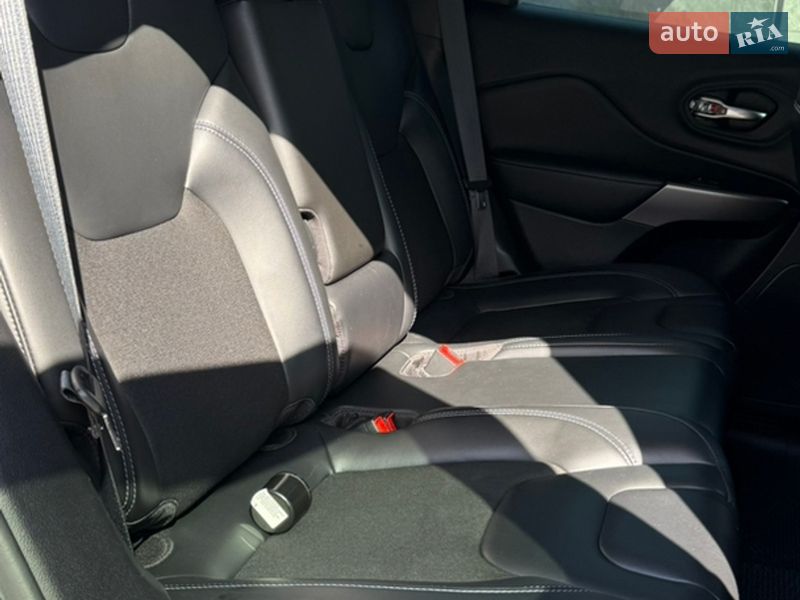 Позашляховик / Кросовер Jeep Cherokee 2020 в Києві