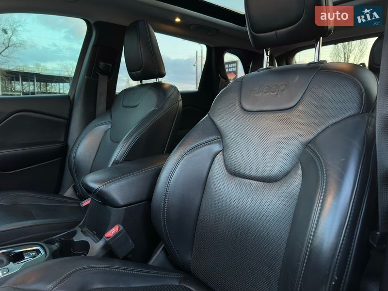 Внедорожник / Кроссовер Jeep Cherokee 2018 в Харькове