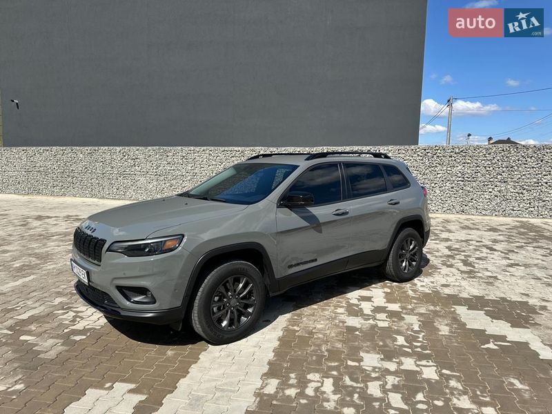 Внедорожник / Кроссовер Jeep Cherokee 2023 в Житомире