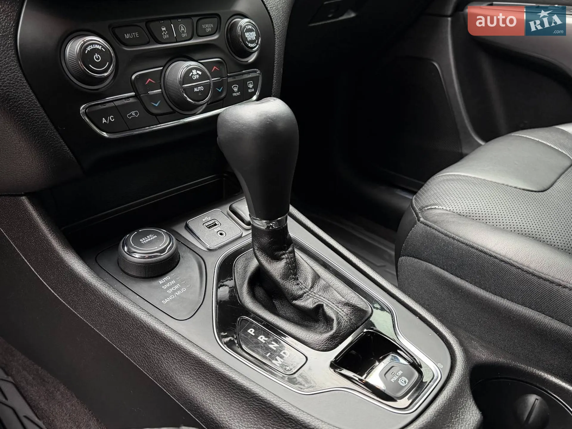 2018 Jeep Cherokee - мініатюра 12