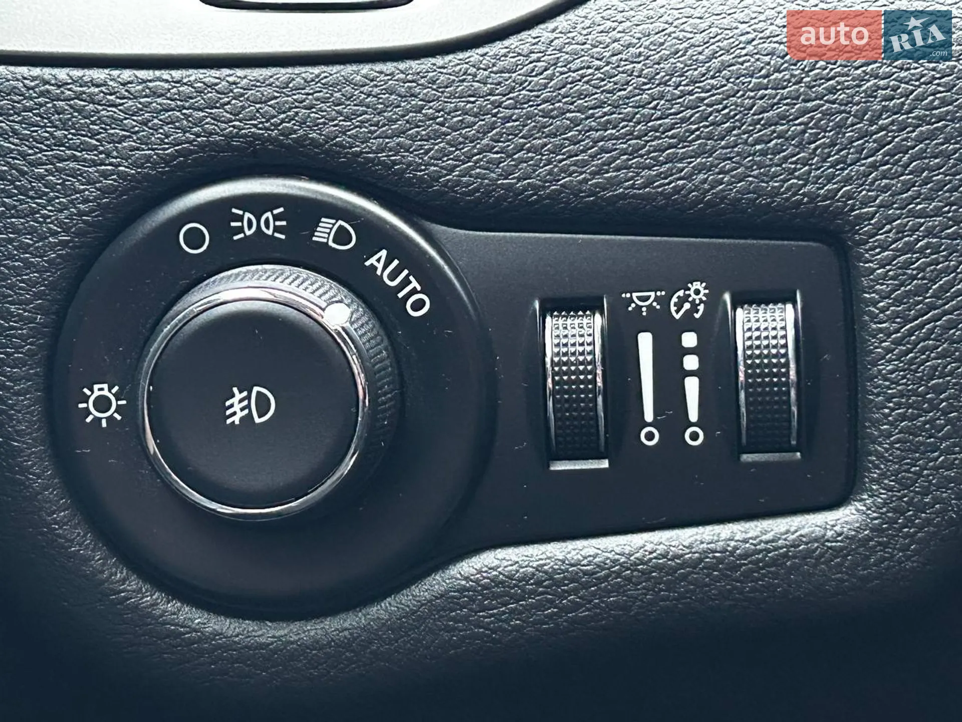 2015 Jeep Cherokee - мініатюра 14