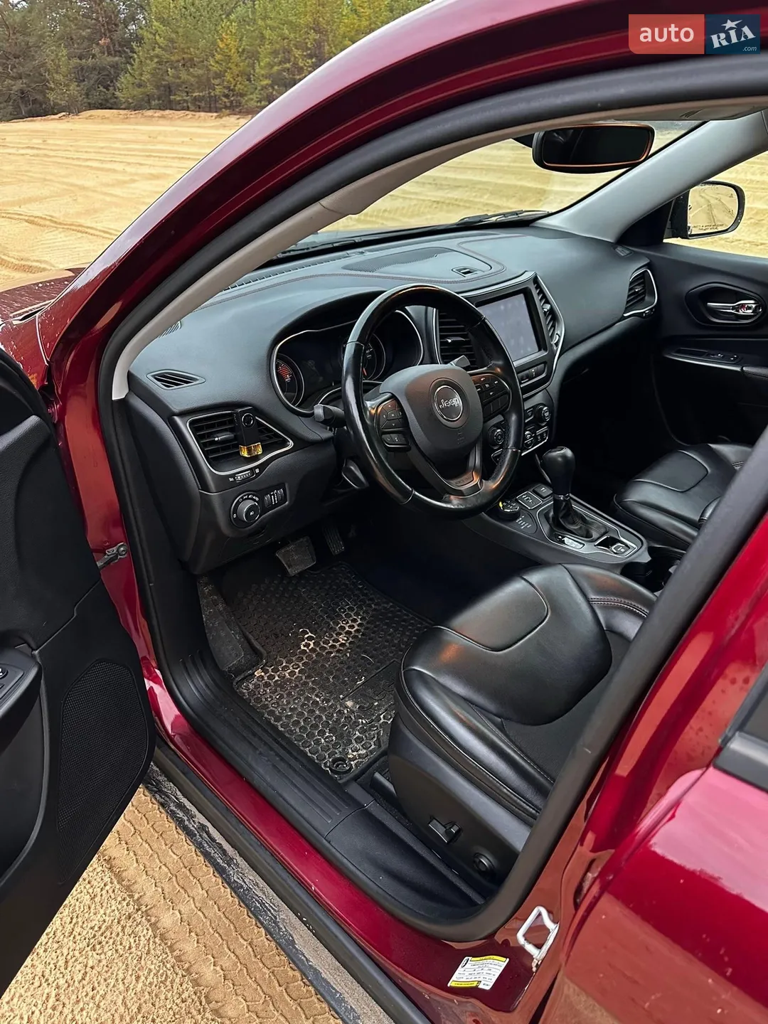 2020 Jeep Cherokee - мініатюра 14