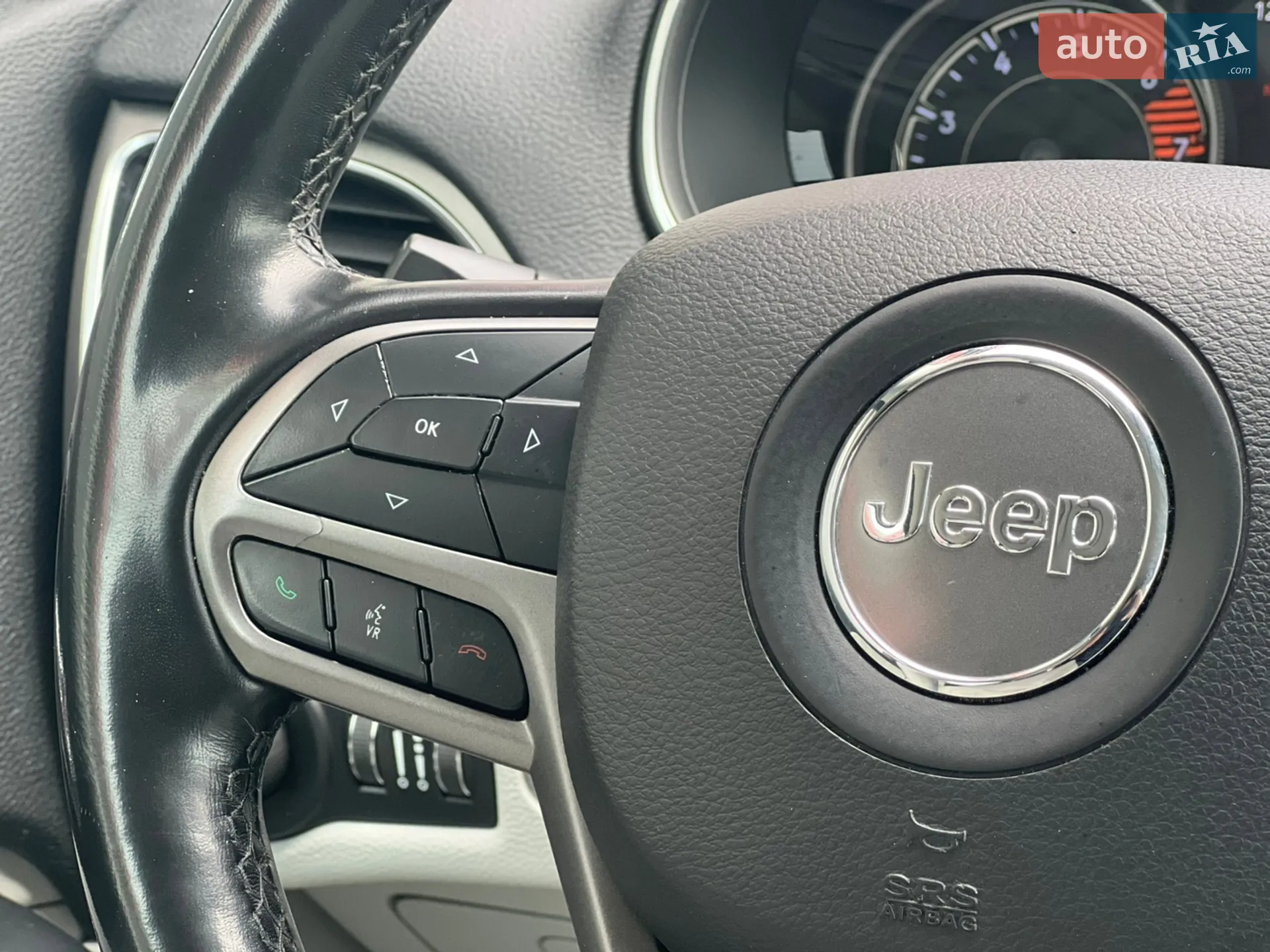 2019 Jeep Cherokee - мініатюра 39