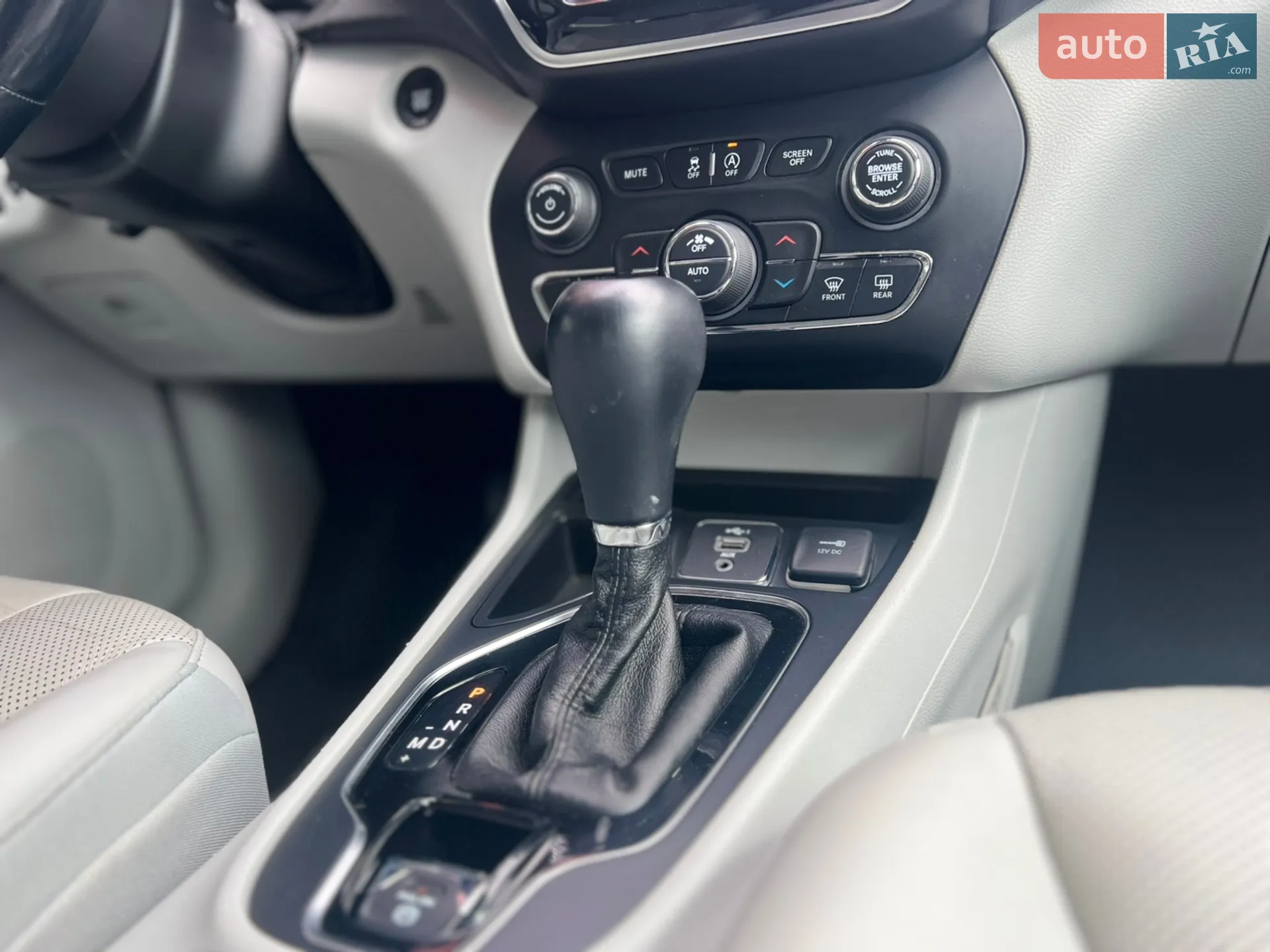 2019 Jeep Cherokee - мініатюра 44