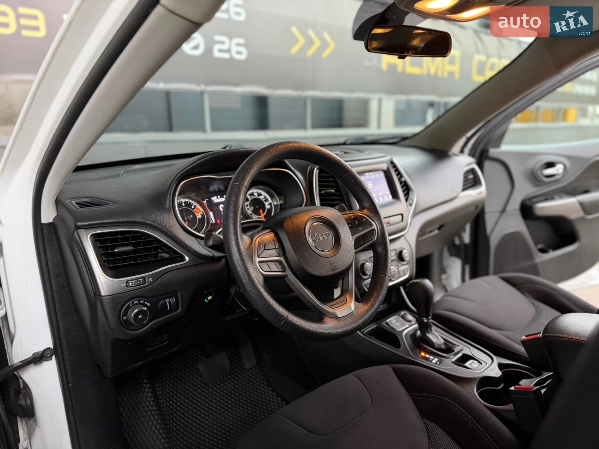 2019 Jeep Cherokee - мініатюра 38