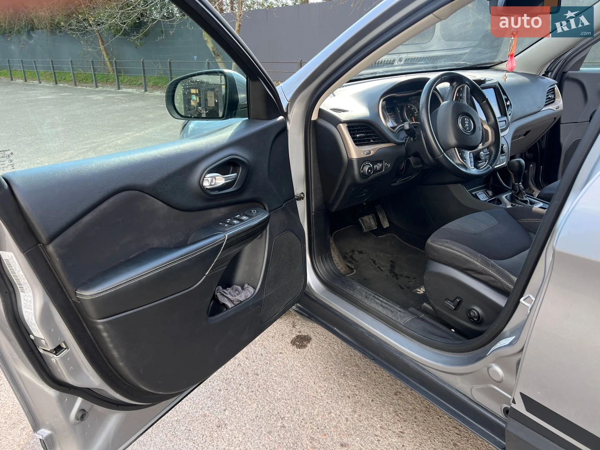 2015 Jeep Cherokee - мініатюра 36