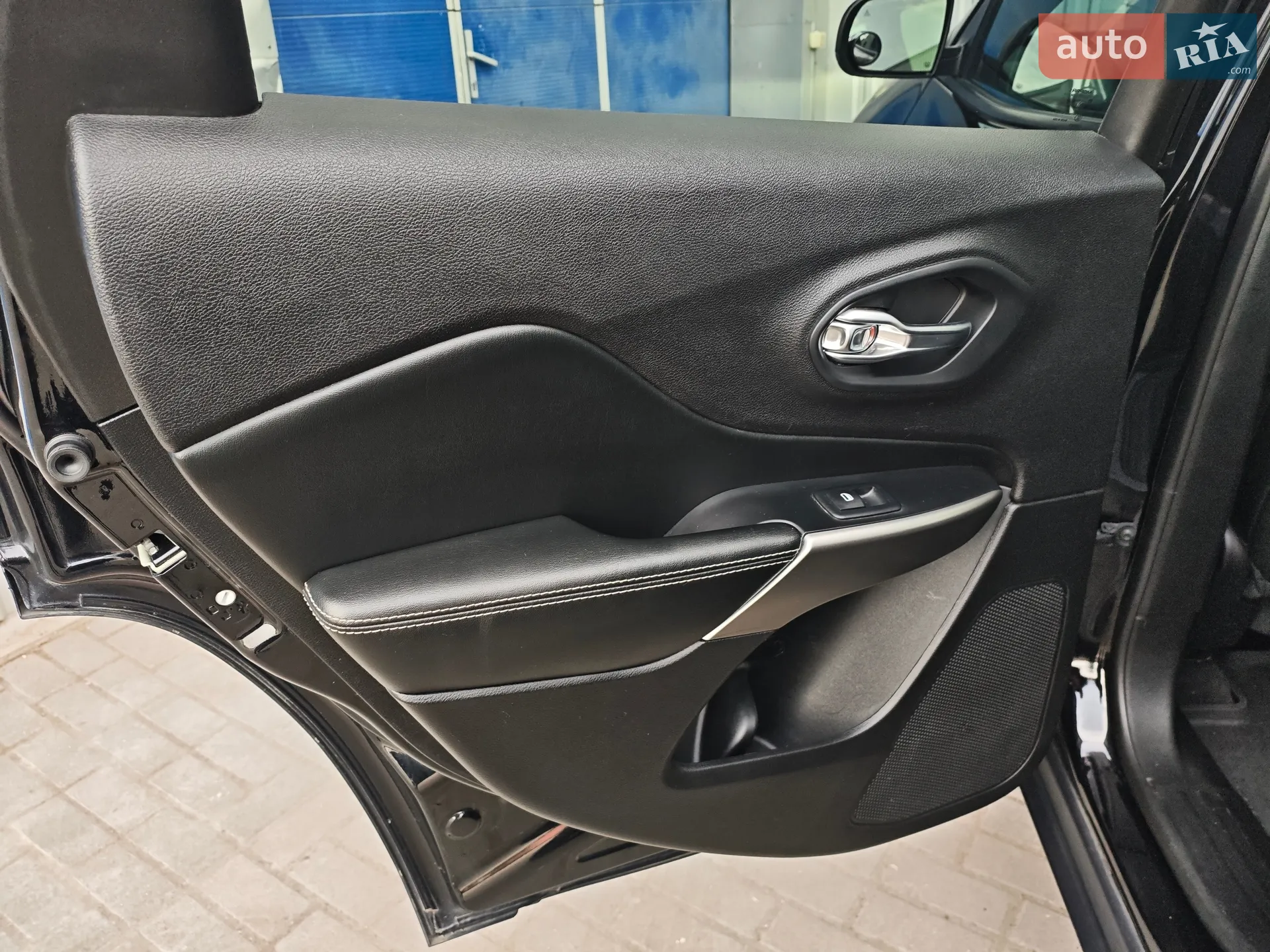 2020 Jeep Cherokee - мініатюра 32