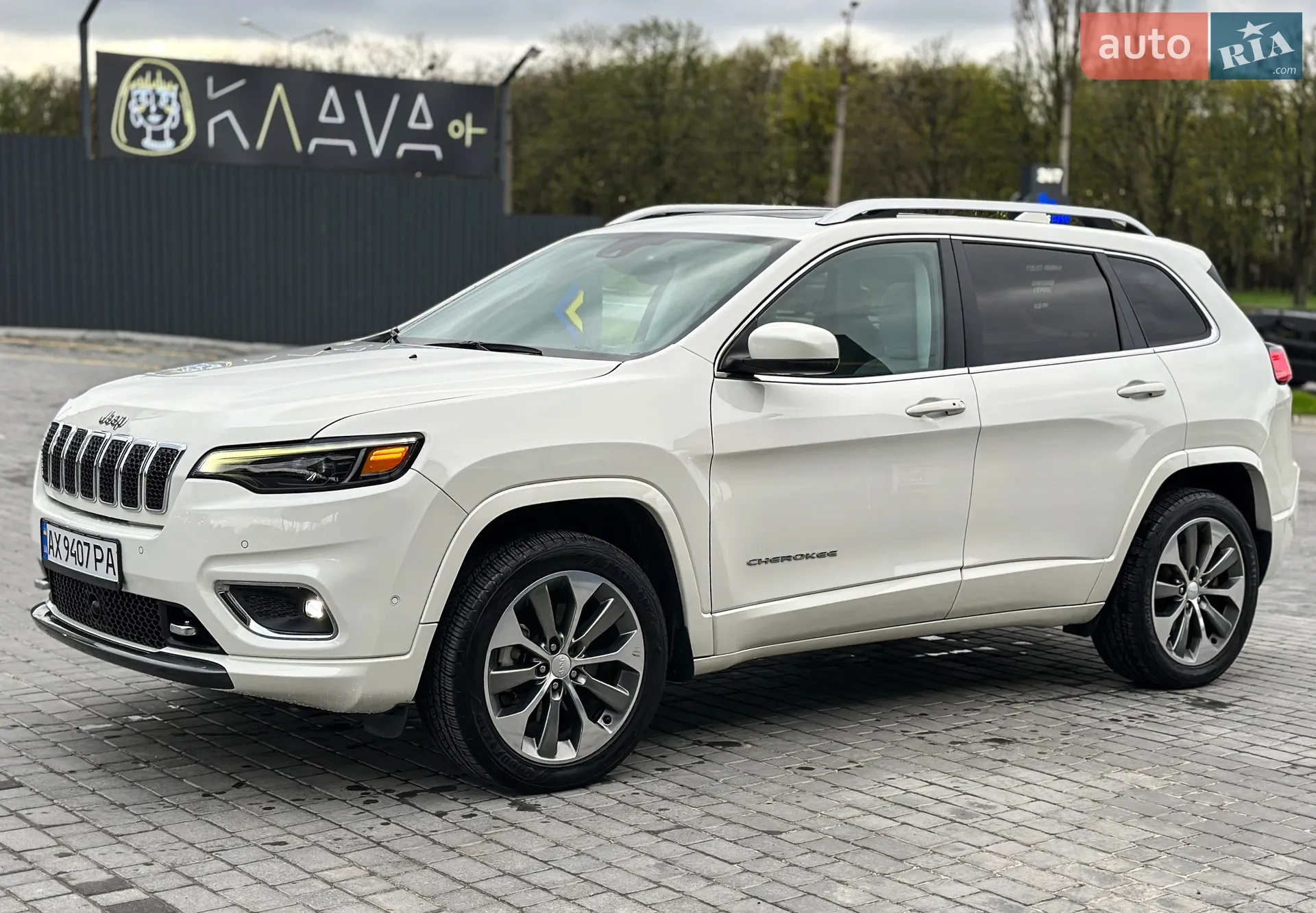 2018 Jeep Cherokee - мініатюра 28