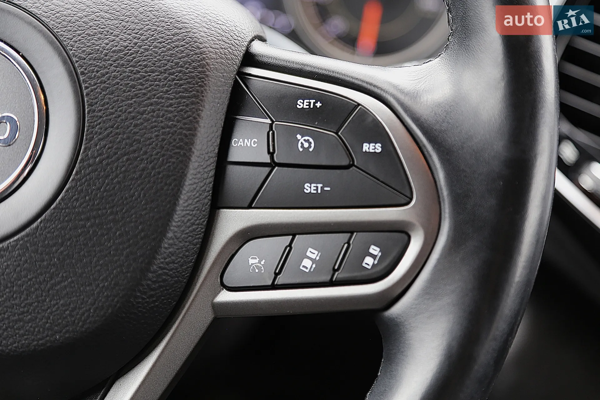 2018 Jeep Cherokee - мініатюра 26