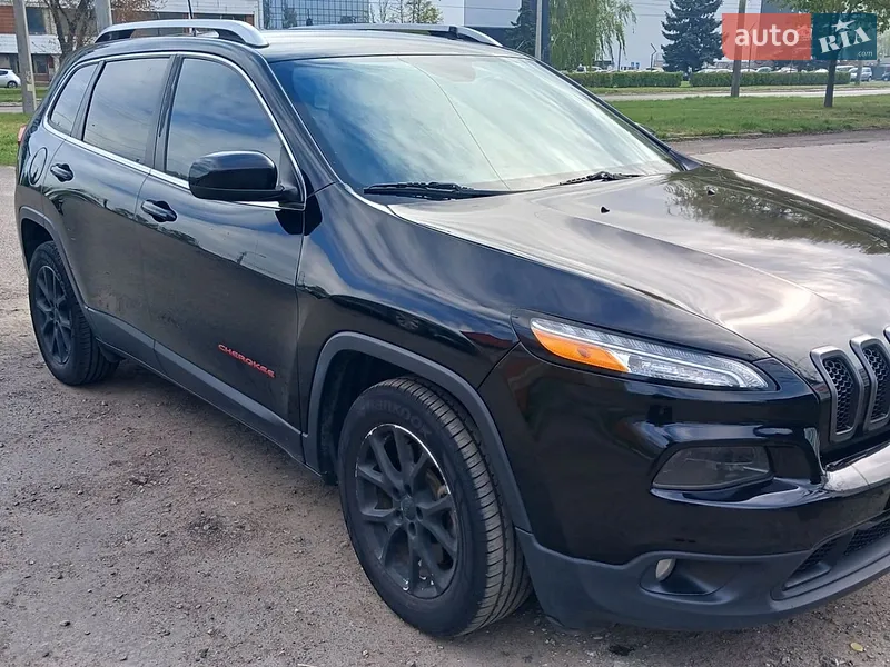 Jeep Cherokee 2018 VIN 1C4PJLCB1JD596272 фото оголошення 2 з 52