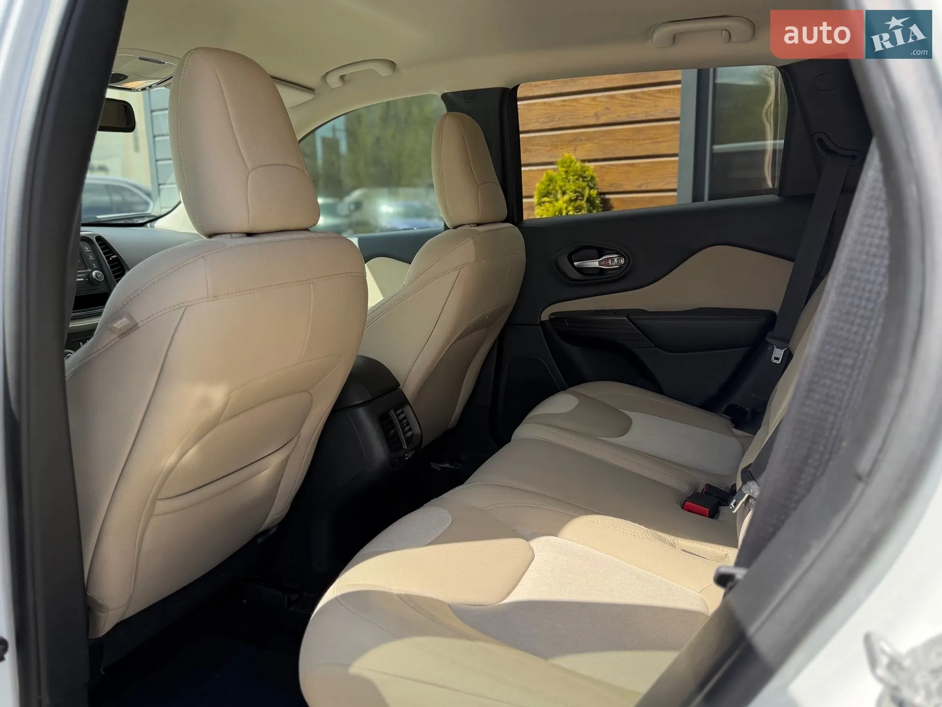 2016 Jeep Cherokee - мініатюра 46