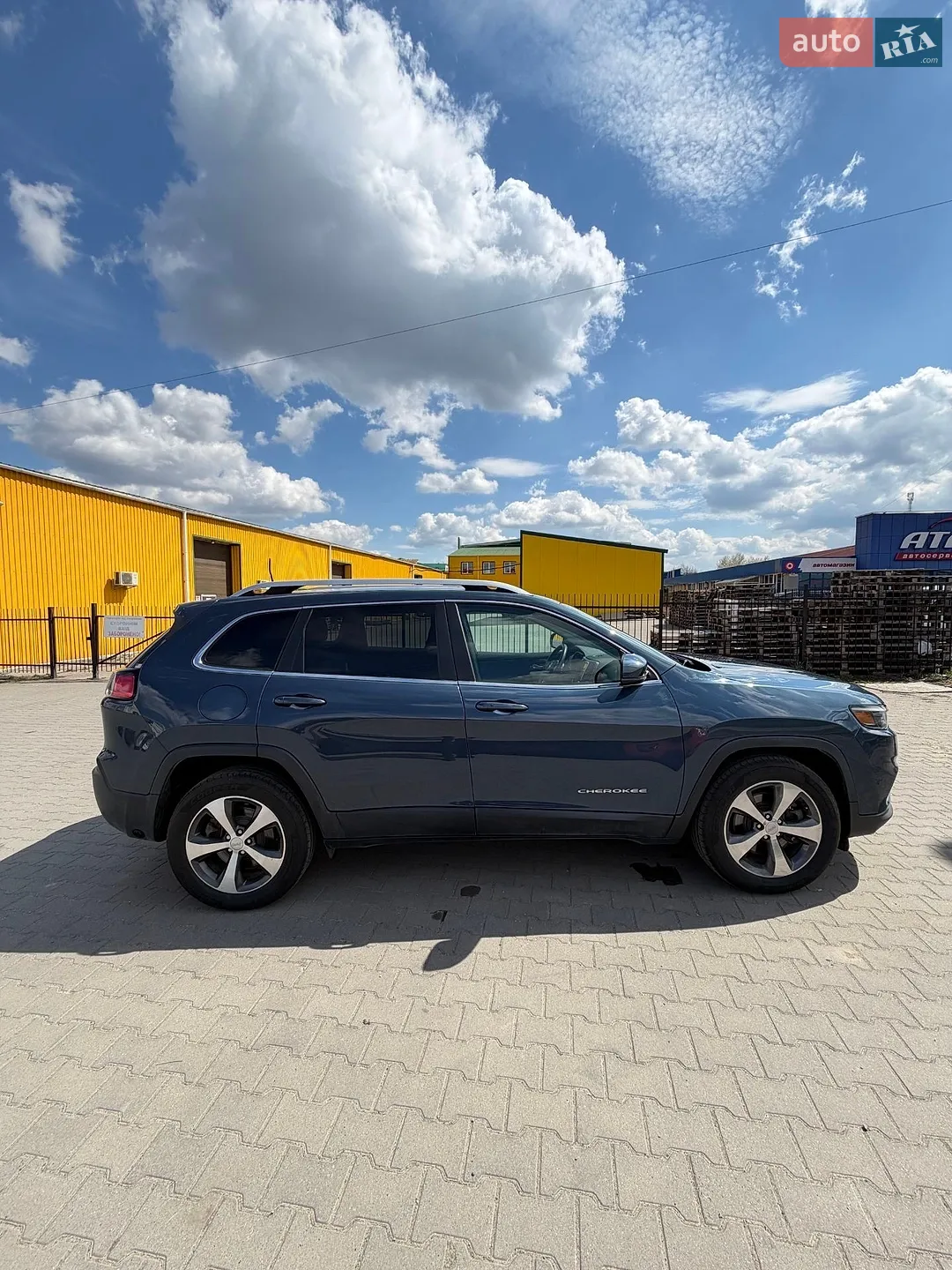 Jeep Cherokee 2019 VIN 1C4PJMDX5KD445436 фото оголошення 8 з 27