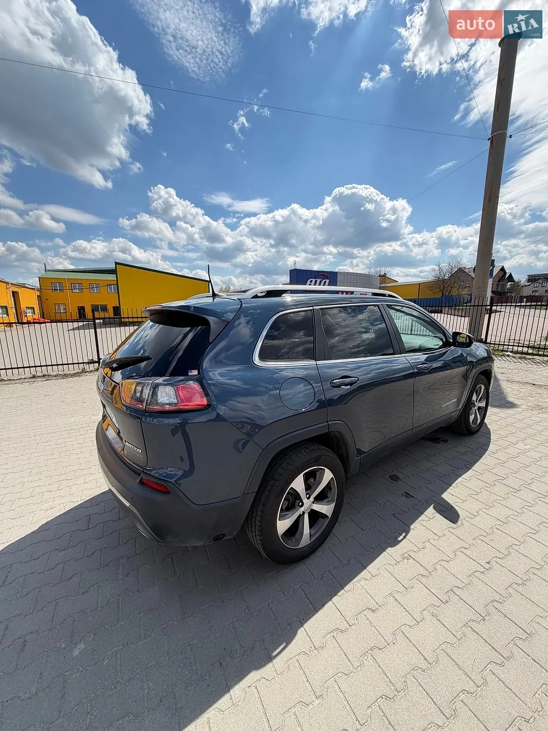 Jeep Cherokee 2019 VIN 1C4PJMDX5KD445436 фото оголошення 7 з 27
