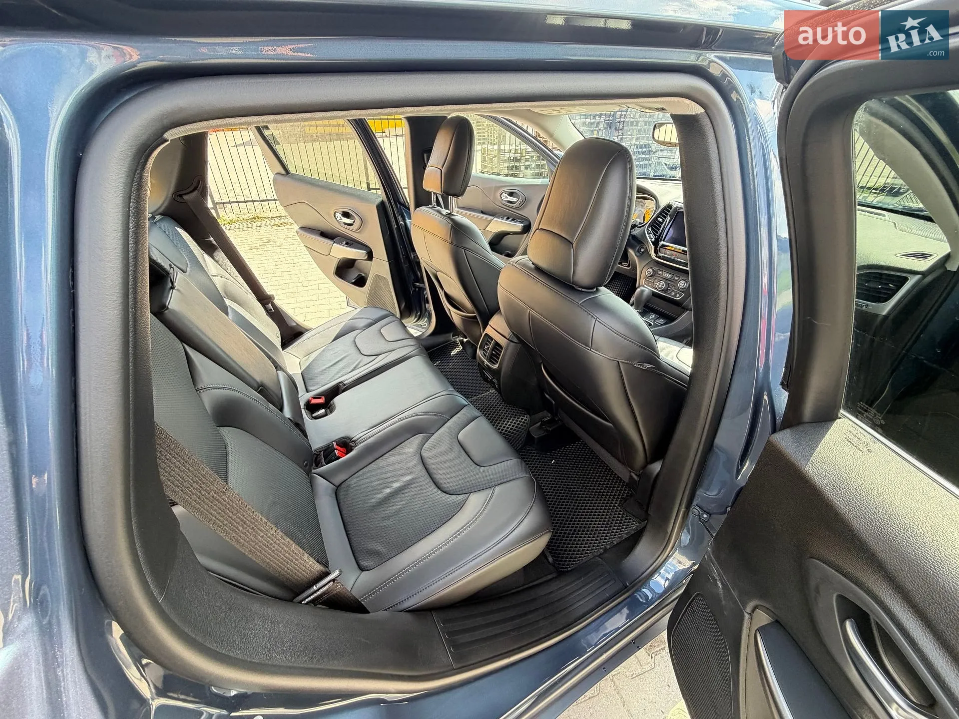 Jeep Cherokee 2019 VIN 1C4PJMDX5KD445436 фото оголошення 16 з 27
