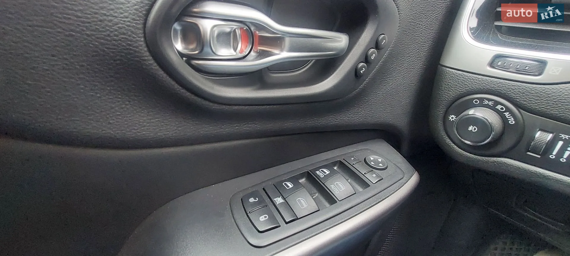 Jeep Cherokee 2019 VIN 1C4PJMDX5KD445436 фото оголошення 24 з 27