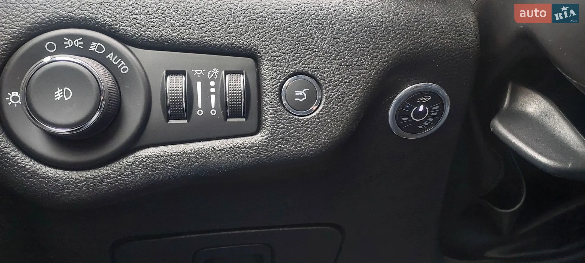 2019 Jeep Cherokee - мініатюра 25