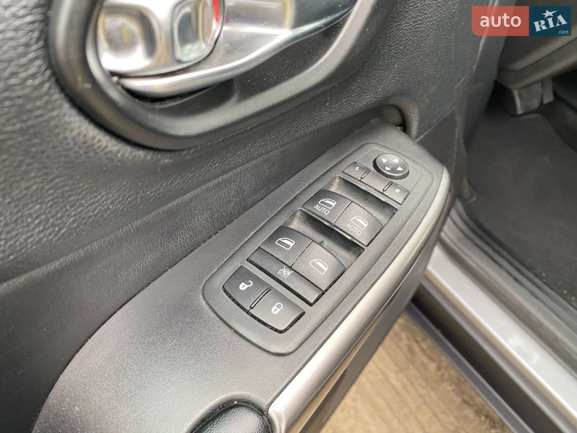 2020 Jeep Cherokee - мініатюра 20