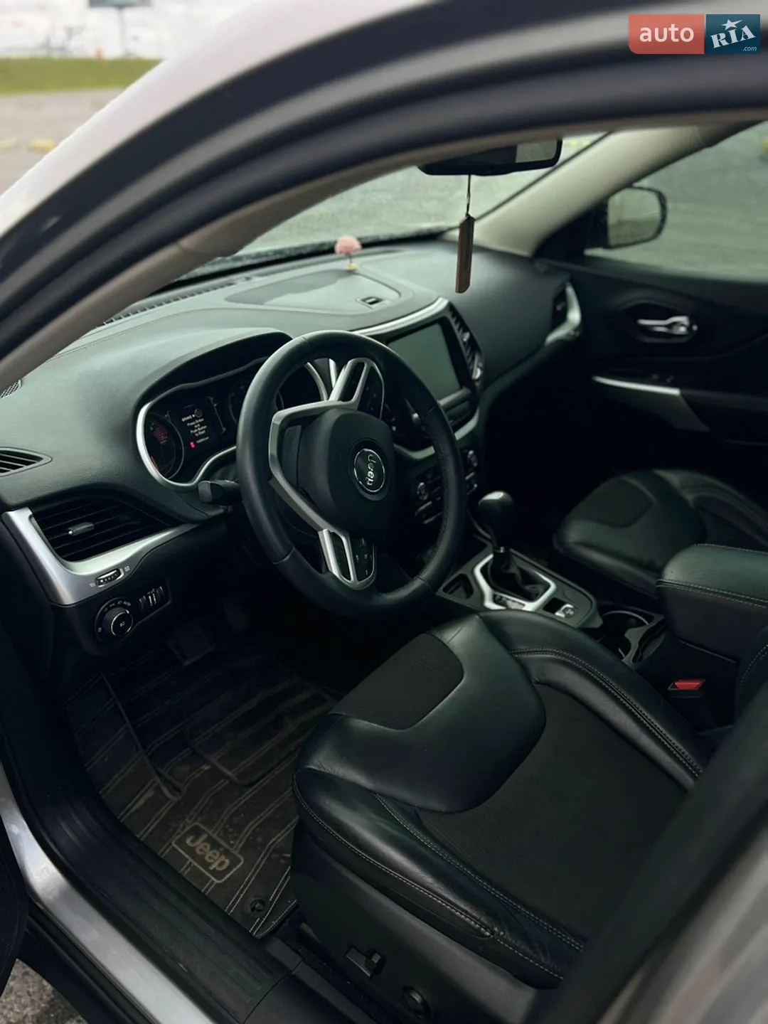 2017 Jeep Cherokee - мініатюра 15