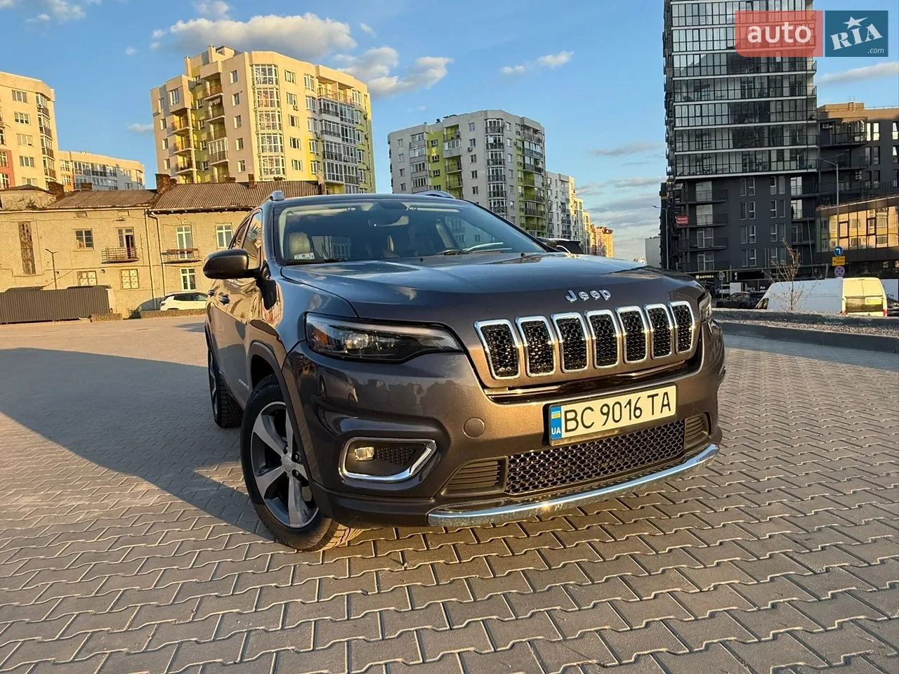 2020 Jeep Cherokee - мініатюра 28