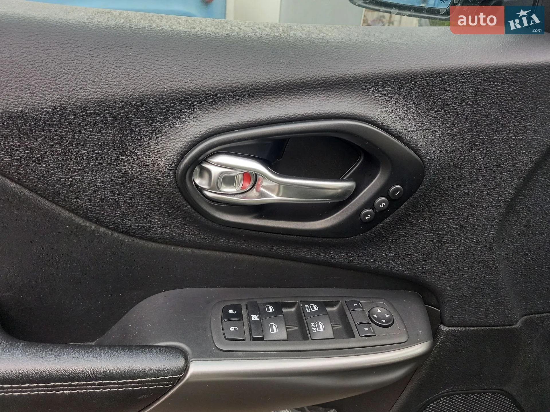 Jeep Cherokee 2022 VIN 1C4PJMDX0ND555623 фото оголошення 18 з 27