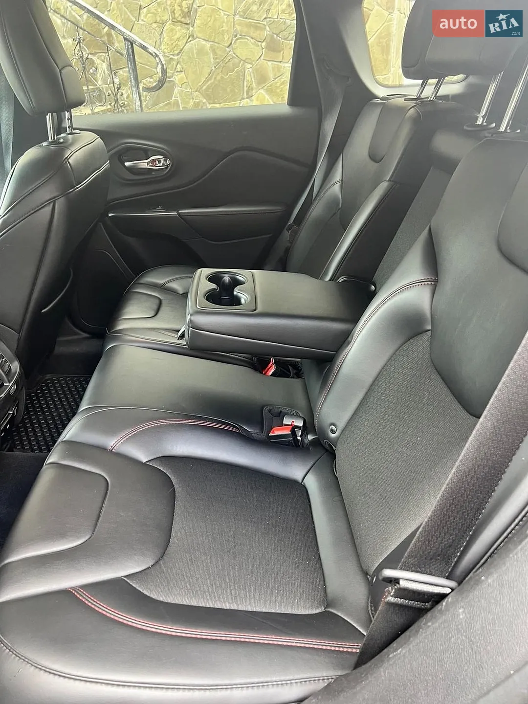 2019 Jeep Cherokee - мініатюра 16