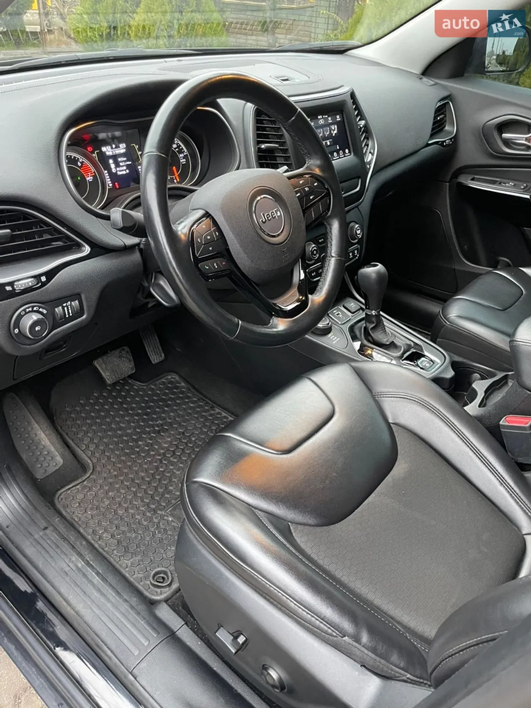 2020 Jeep Cherokee - мініатюра 12