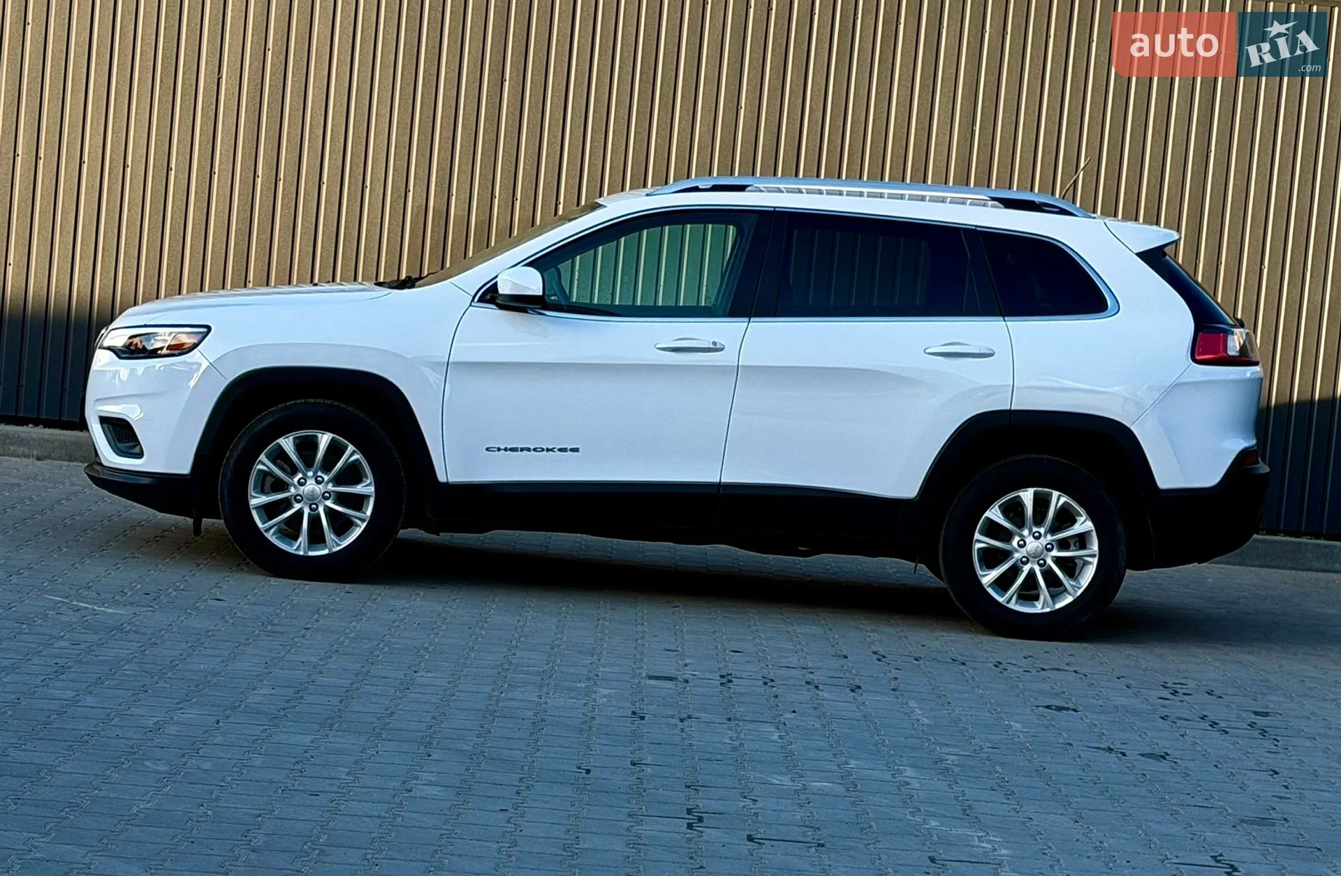 2019 Jeep Cherokee - мініатюра 17