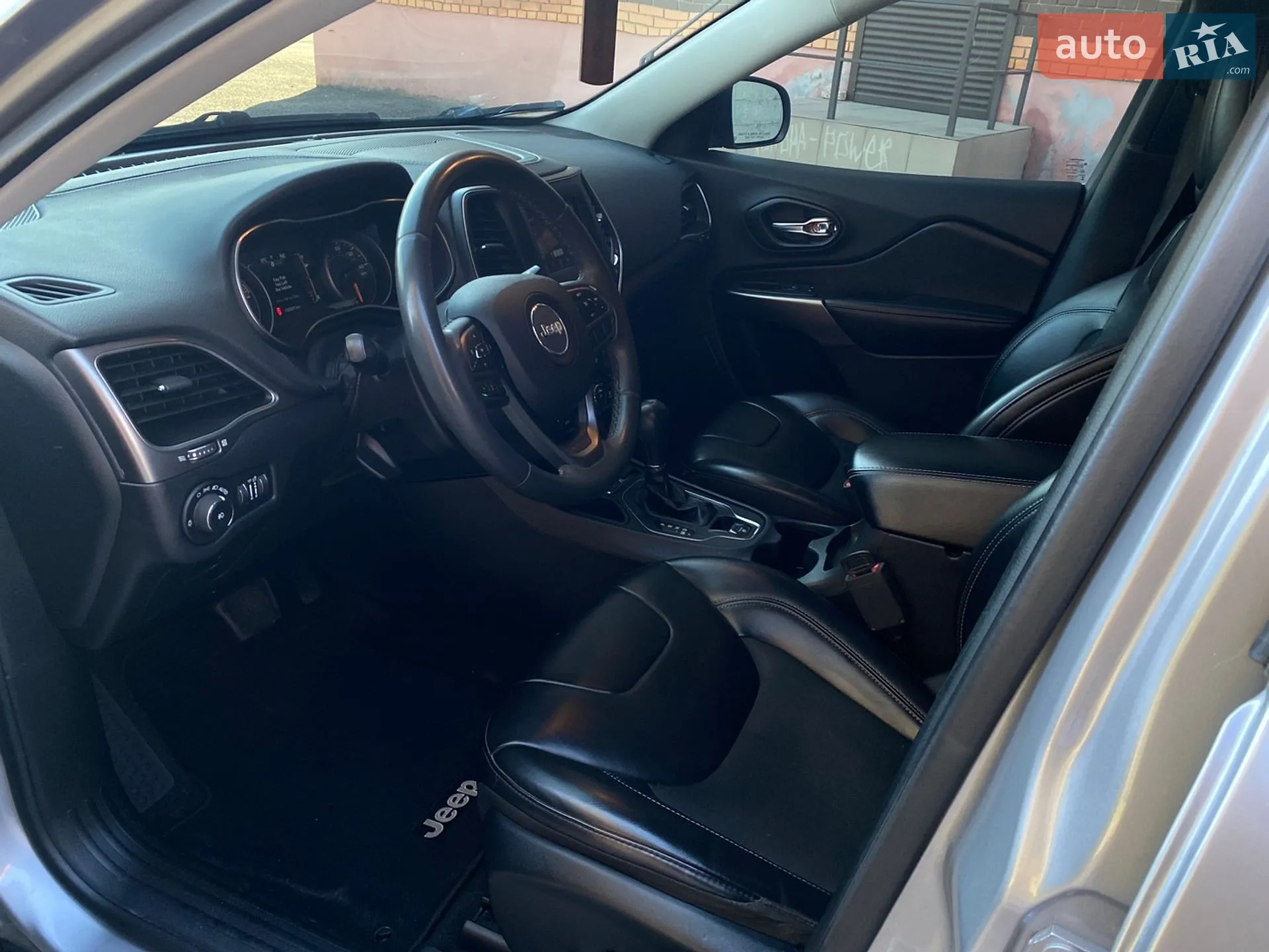 2020 Jeep Cherokee - мініатюра 12