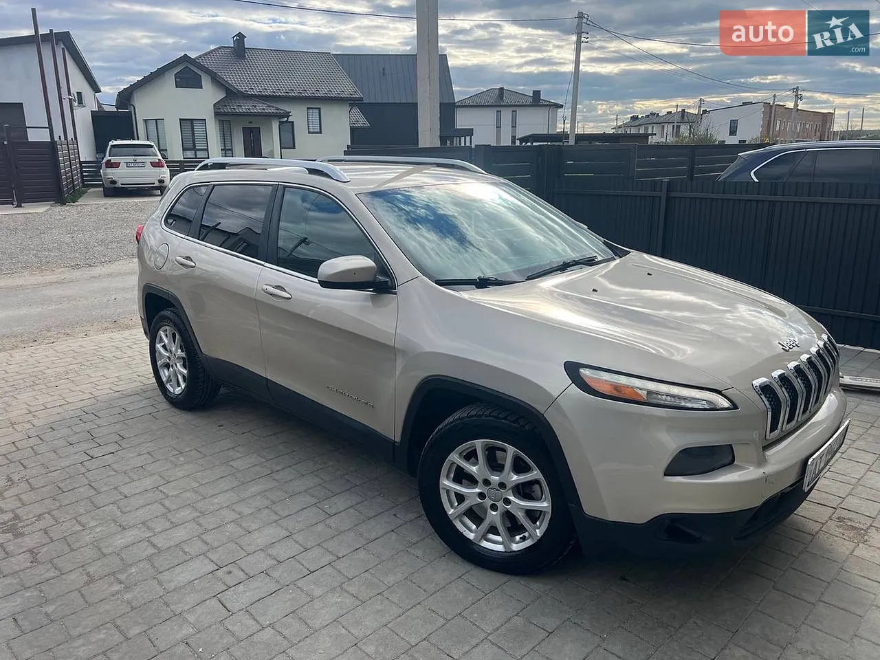2015 Jeep Cherokee - мініатюра 26