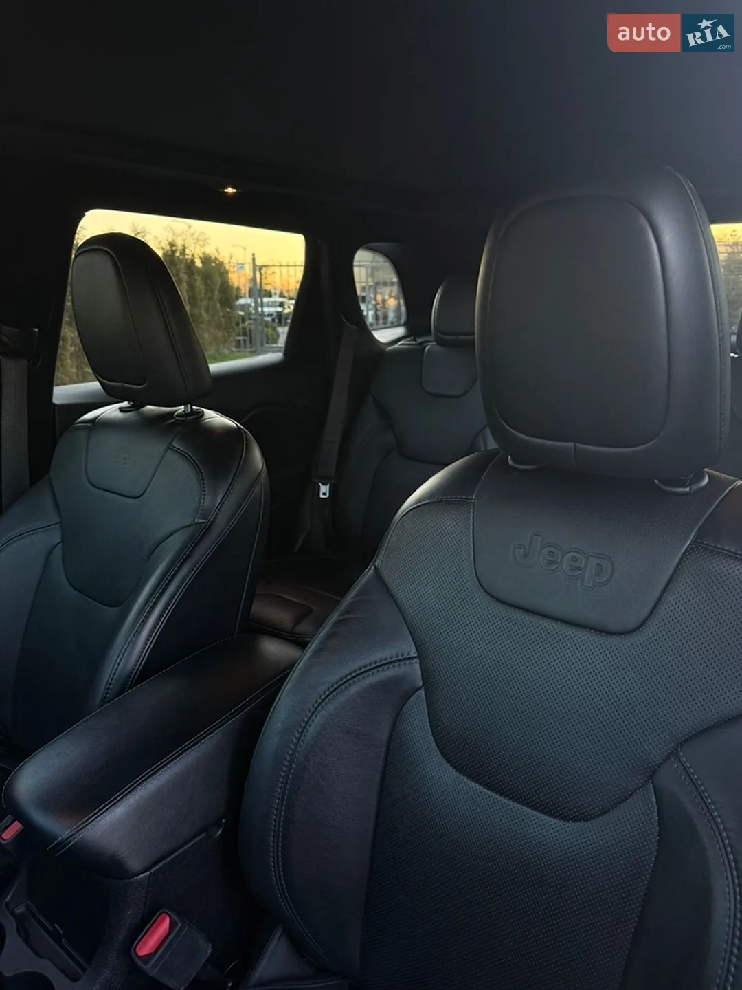 2020 Jeep Cherokee - мініатюра 21