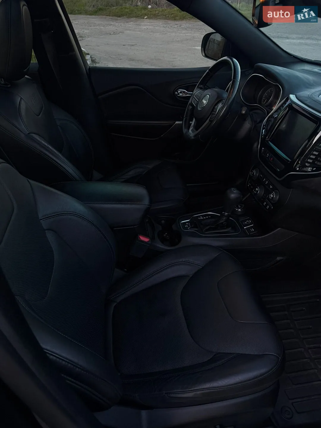 2020 Jeep Cherokee - мініатюра 26
