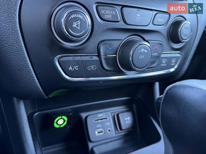 Внедорожник / Кроссовер Jeep Cherokee 2017 в Львове