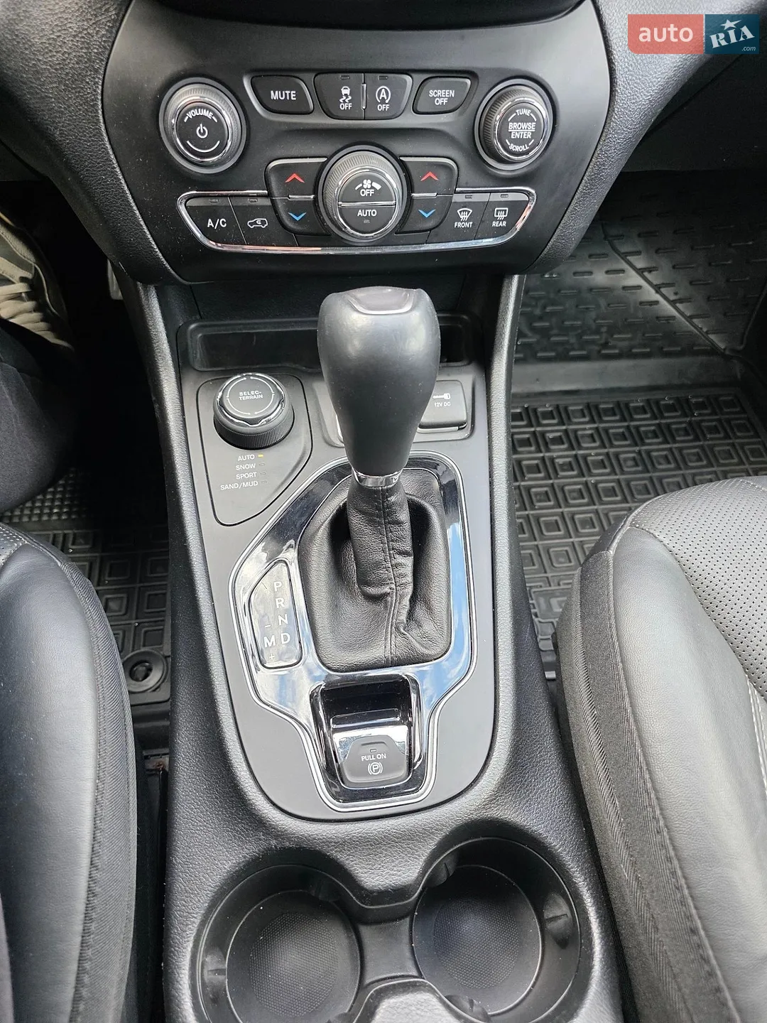 2019 Jeep Cherokee - мініатюра 12