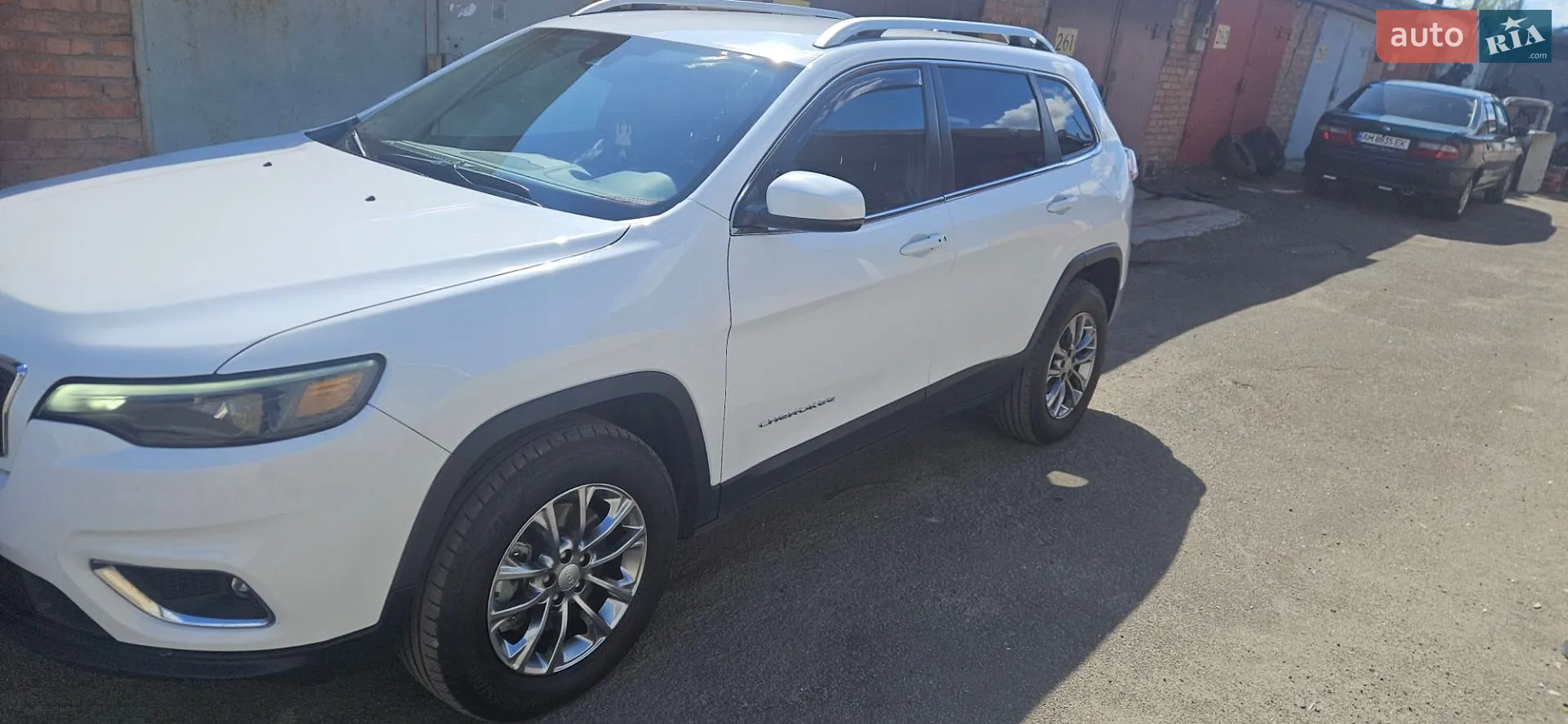 2020 Jeep Cherokee - мініатюра 3