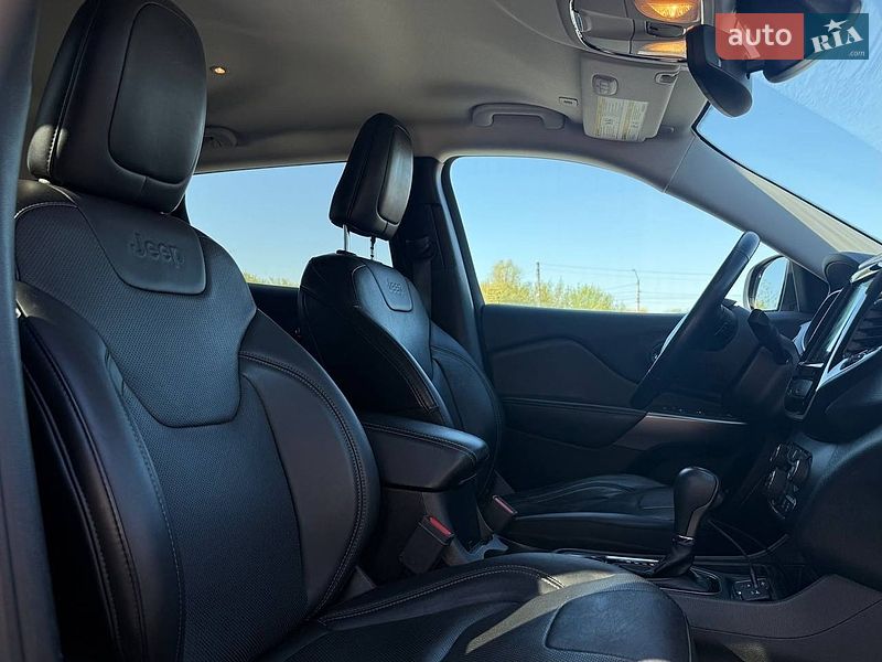 Внедорожник / Кроссовер Jeep Cherokee 2019 в Ровно