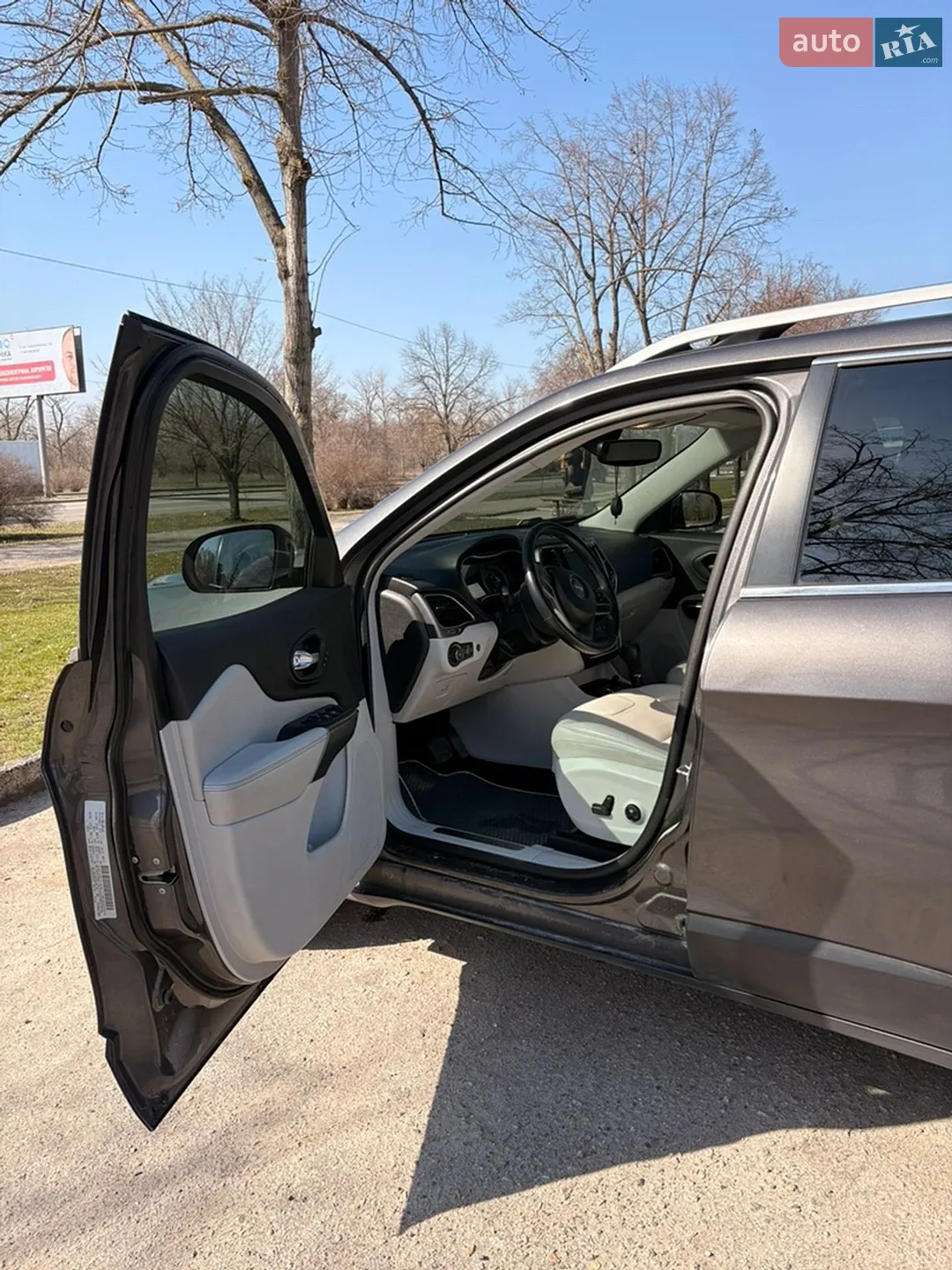 2019 Jeep Cherokee - мініатюра 4