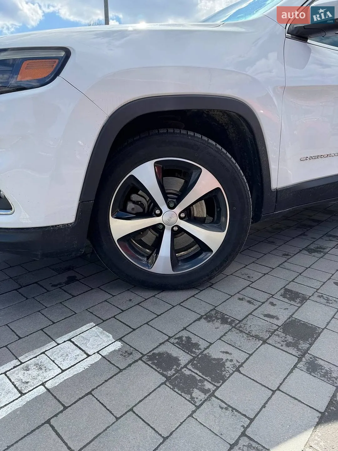 2019 Jeep Cherokee - мініатюра 8