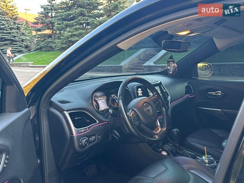 Внедорожник / Кроссовер Jeep Cherokee 2019 в Киеве фото 18 Внедорожник / Кроссовер Jeep Cherokee 2019 в Киеве