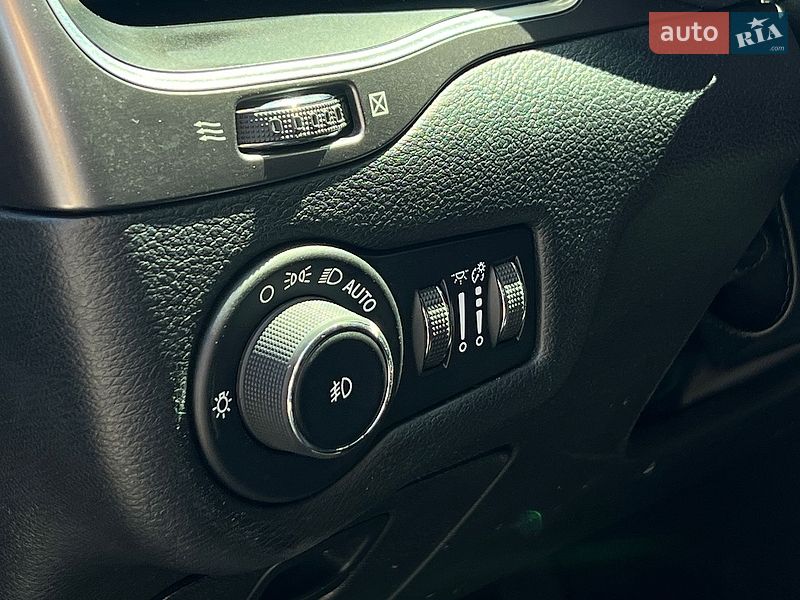 Внедорожник / Кроссовер Jeep Cherokee 2019 в Ивано-Франковске