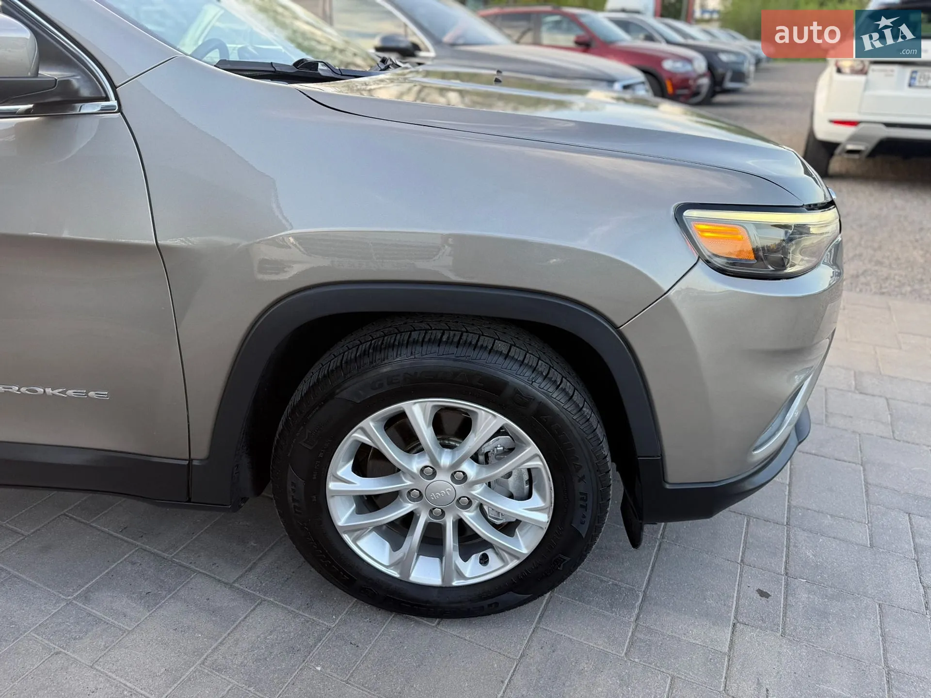 2019 Jeep Cherokee - мініатюра 7