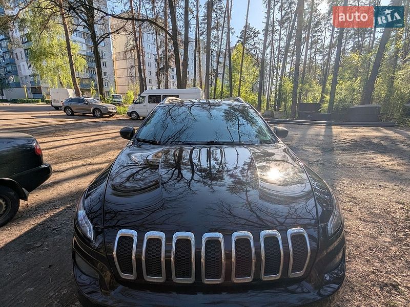 Внедорожник / Кроссовер Jeep Cherokee 2016 в Киеве