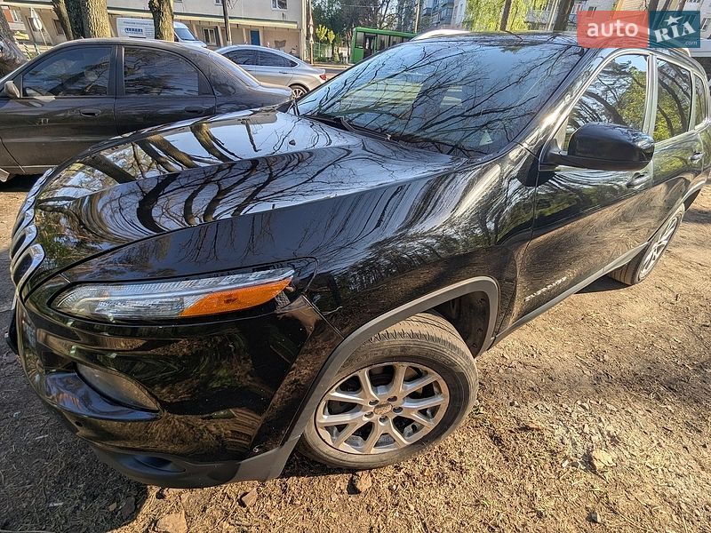 Внедорожник / Кроссовер Jeep Cherokee 2016 в Киеве